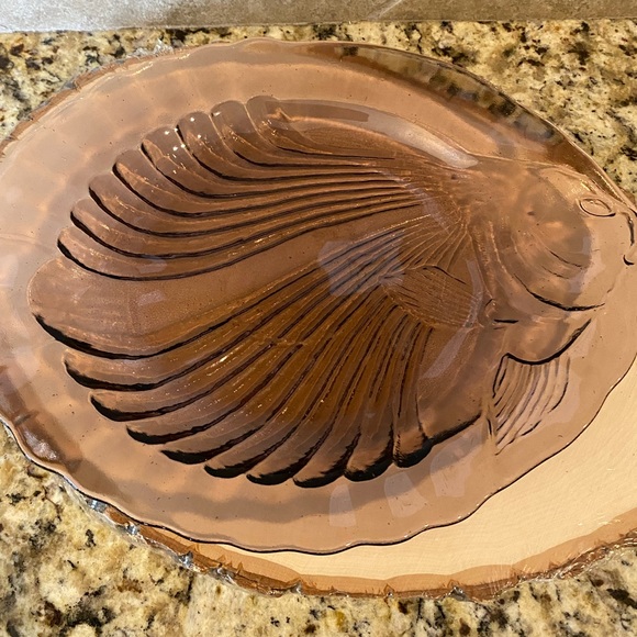 Purple Glass Beta Fish Detailed Design Plate Platter Serving Dish Arcoroc France - Picture 7 of 10